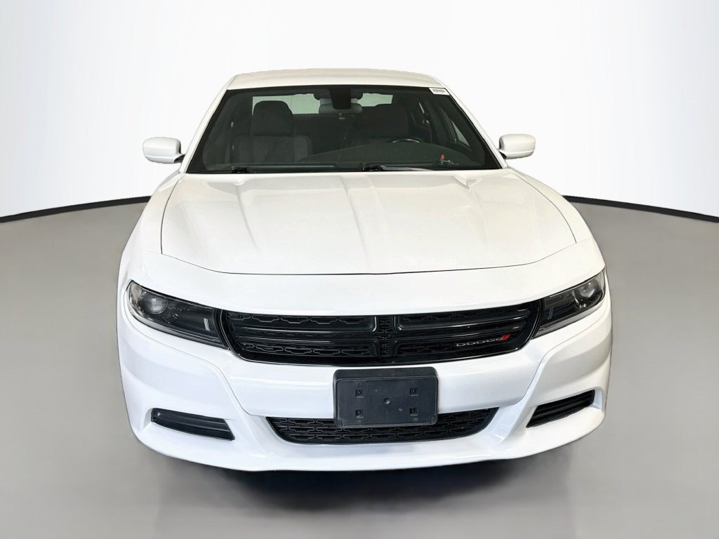 Used 2022 White Knuckle Clearcoat Dodge SXT image 2