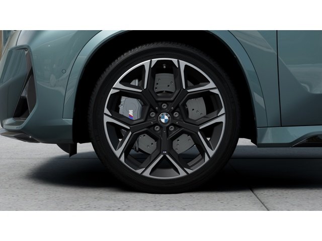 New 2026 Cape York Green Metallic BMW M35i image 7