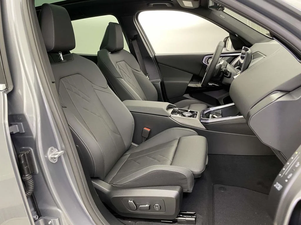 2026 BMW X3 30 - Photo 21