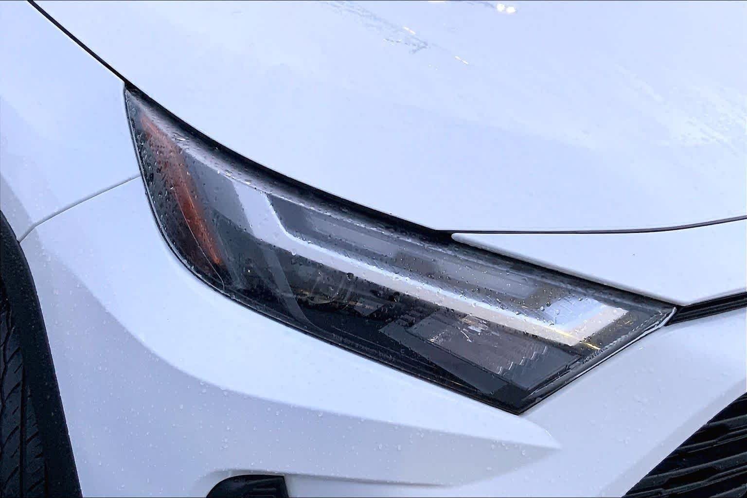 Used 2024 Ice Cap Toyota Hybrid XLE image 24