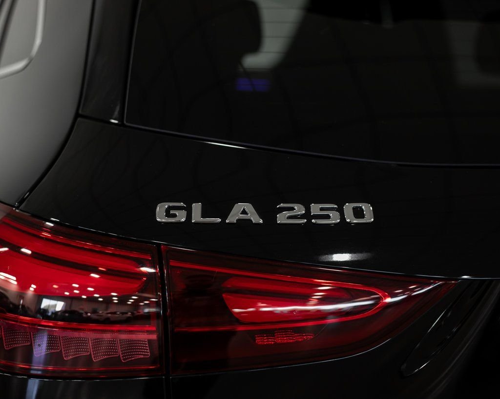 Certified Used 2025 Black Mercedes-Benz GLA 250 image 10