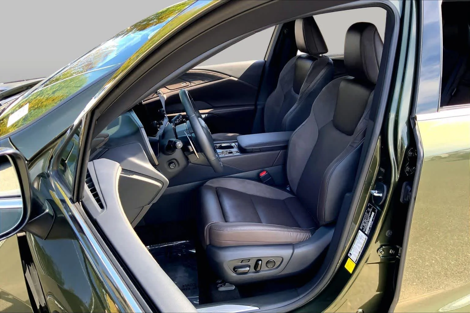 Certified Used 2024 NORI GREEN PEARL Lexus Luxury image 9