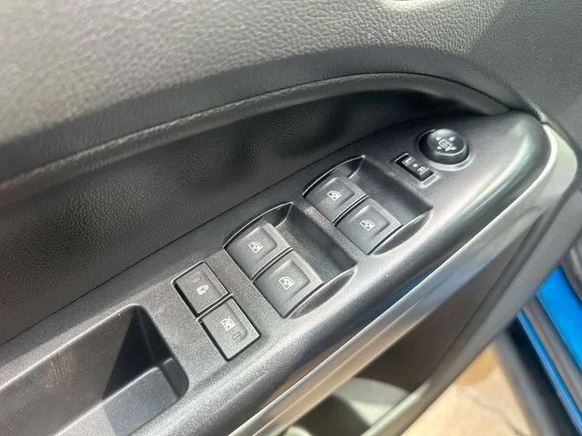 Used 2021 Blue Chevrolet ZR2 image 26
