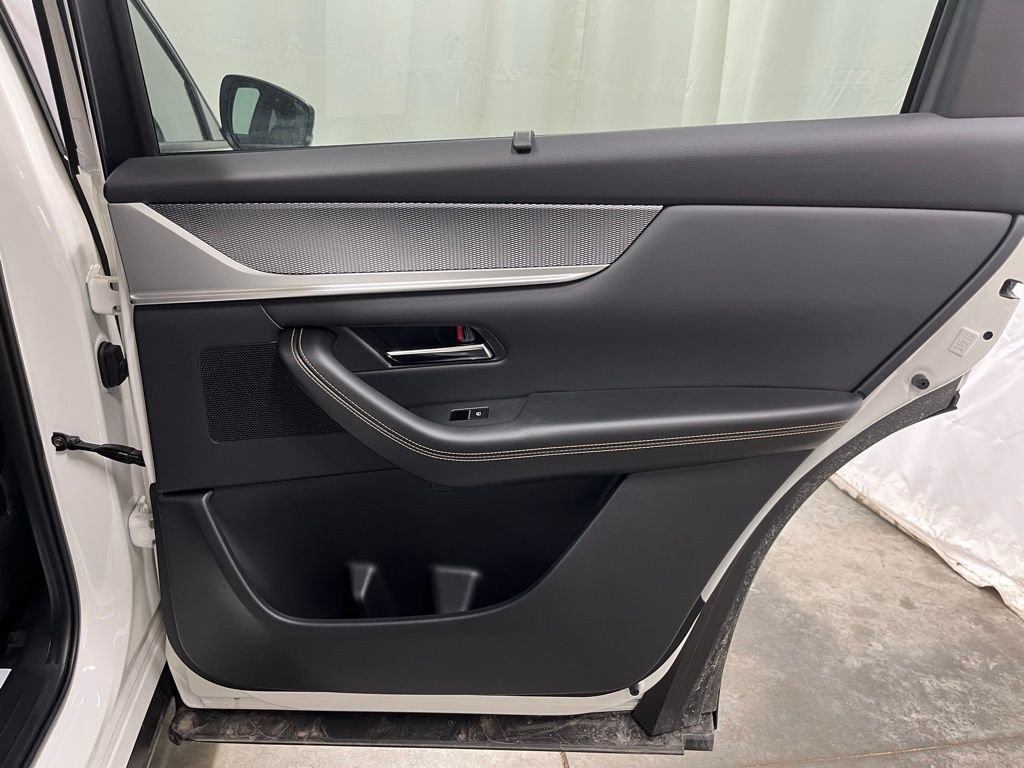 New 2025 Rhodium White Premium Mazda Premium Plus AWD image 24