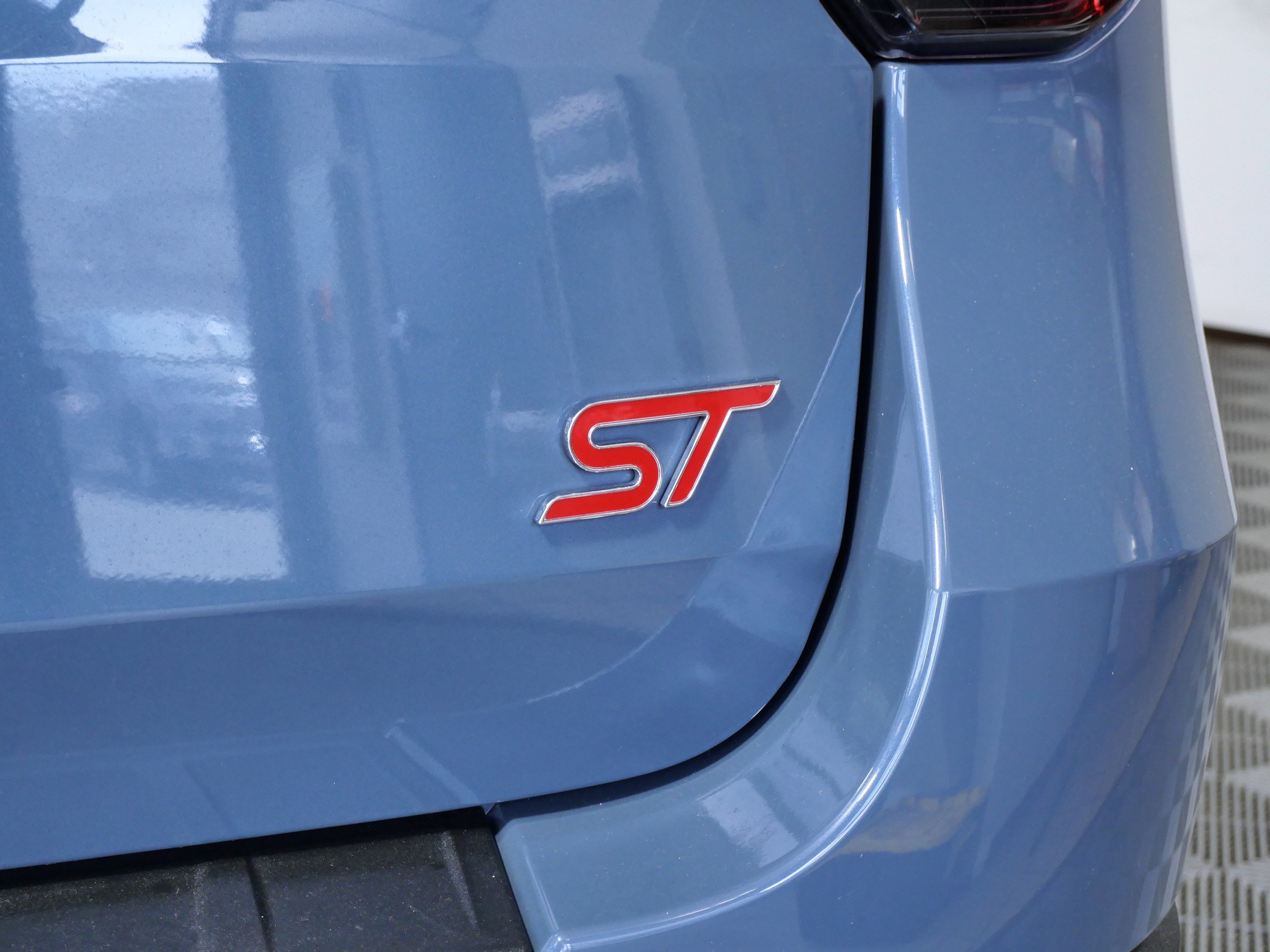 Certified Used 2025 Vapor Blue Metallic Ford ST image 9