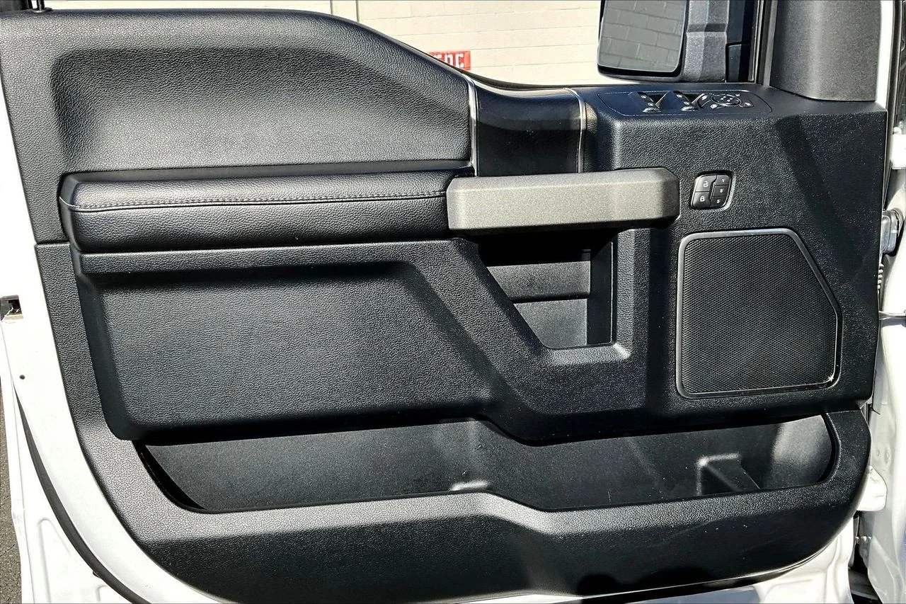 Used 2018 White Ford Raptor image 27