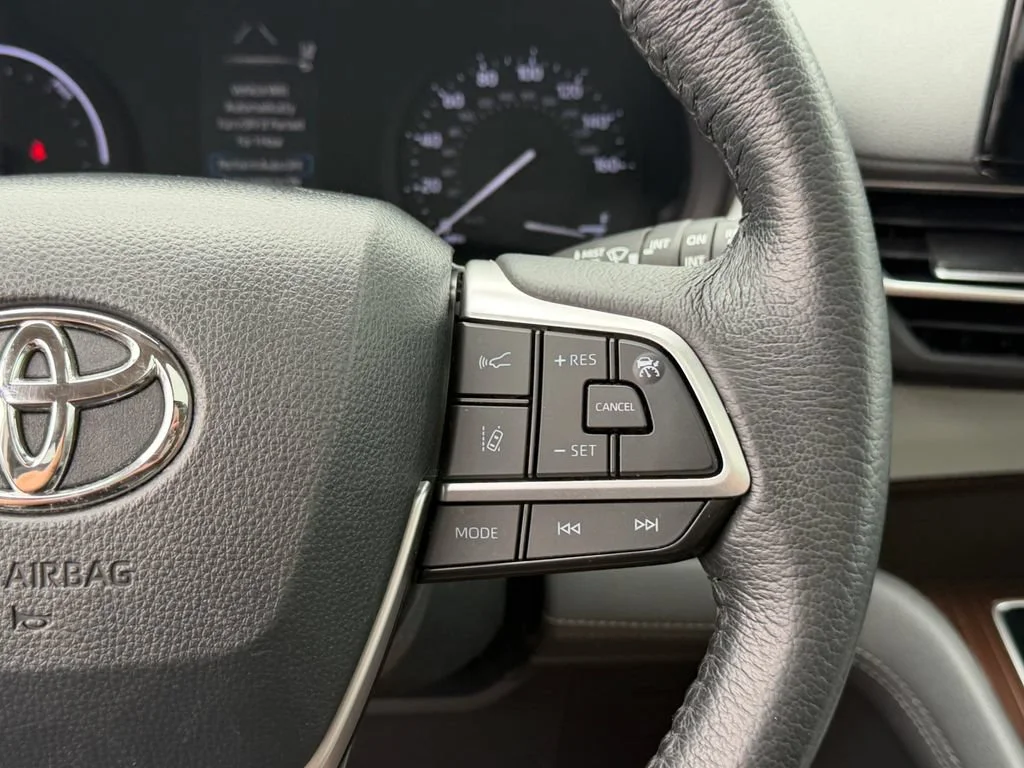 2024 Toyota Sienna XLE - Photo 33