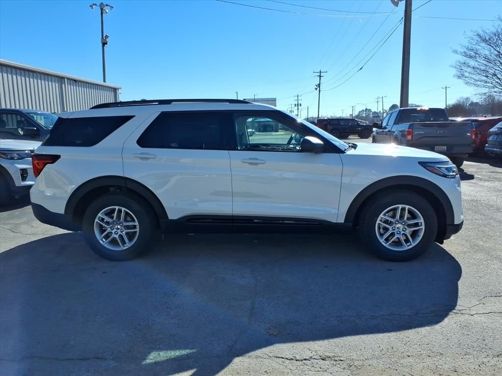 New 2026 Star White Metallic Tri-Coat Ford Active image 5