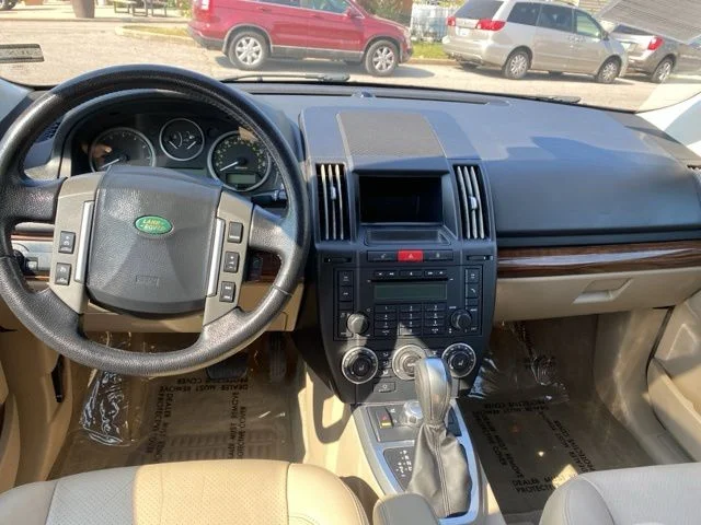 2009 Land Rover LR2 HSE - Photo 7
