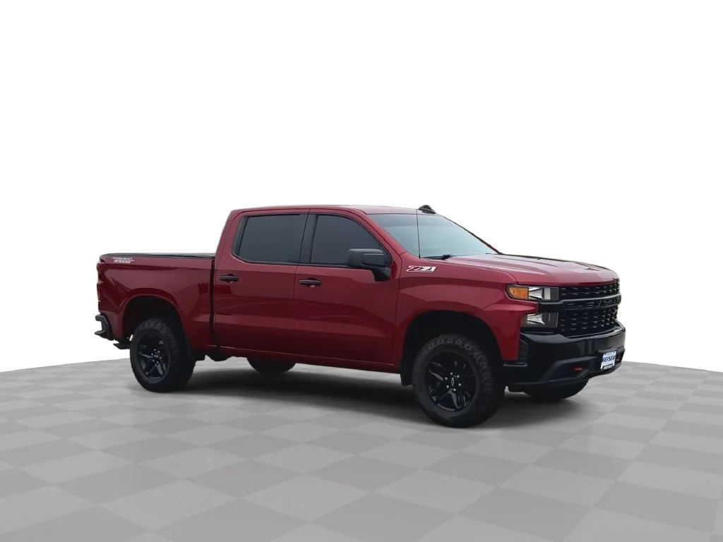 Used 2022 Red Chevrolet Custom Trail Boss image 2
