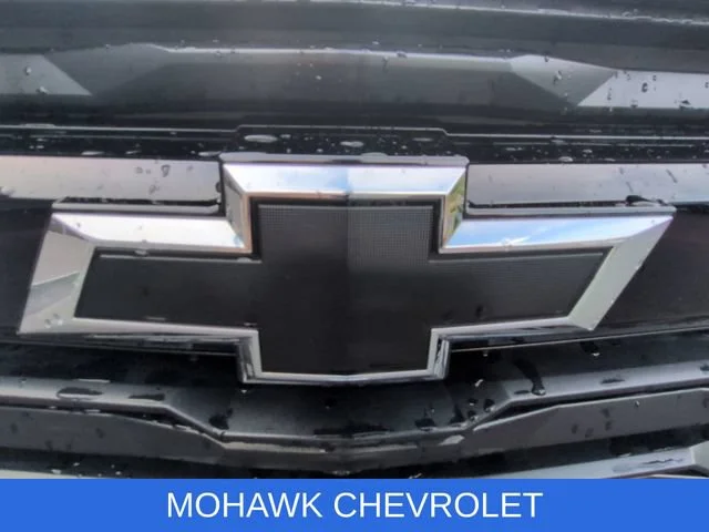 Used 2023 Black Chevrolet Z71 image 32