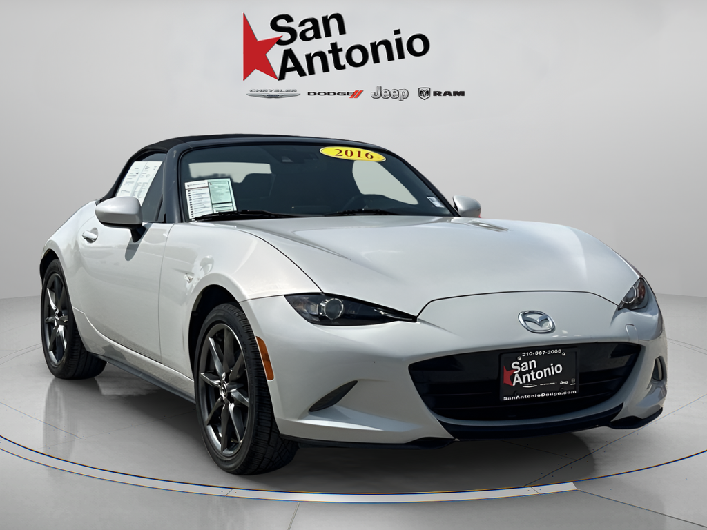 Used 2016 White Mazda Grand Touring image 1