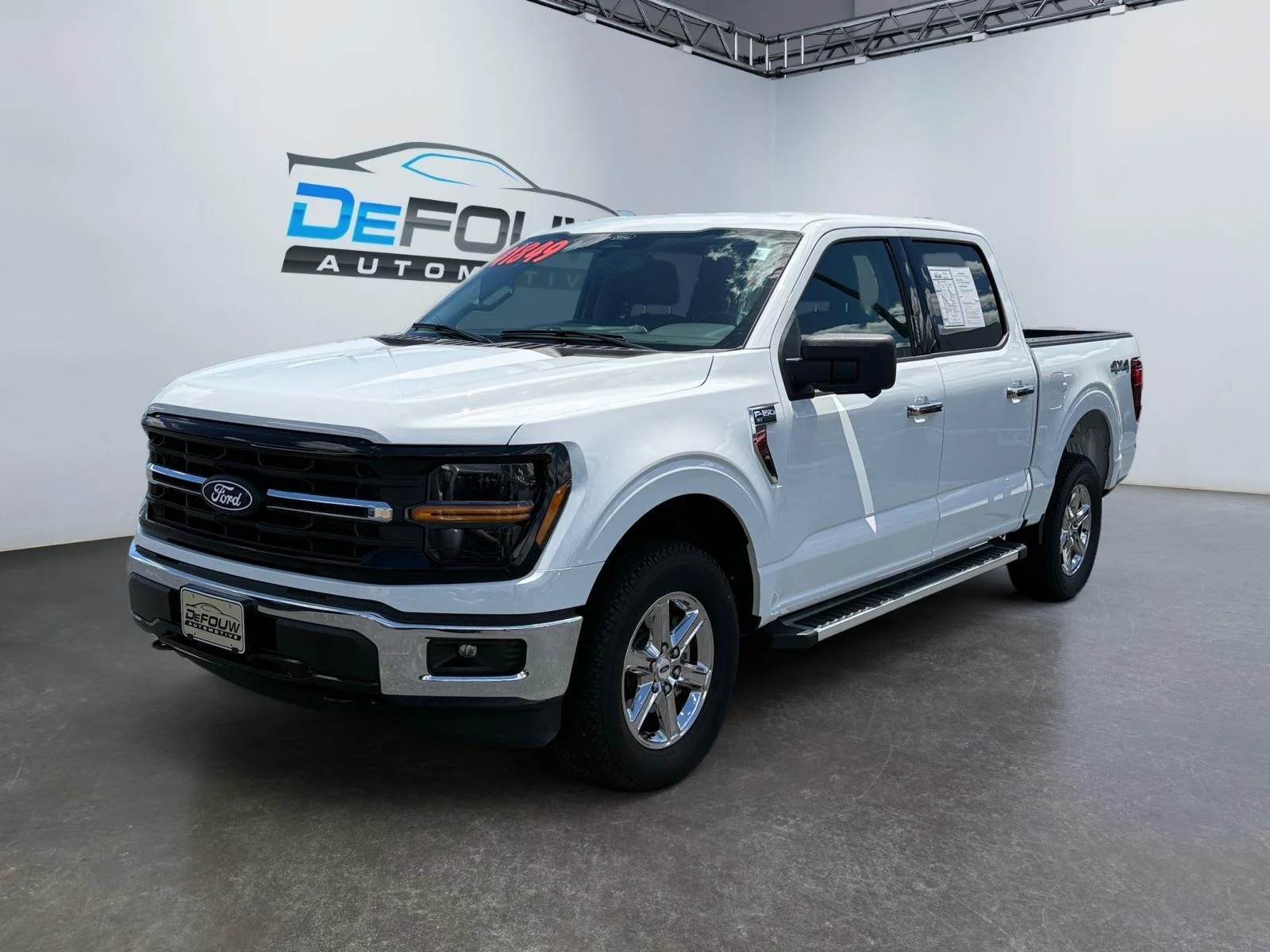 Used 2024 Oxford White Ford XLT image 7