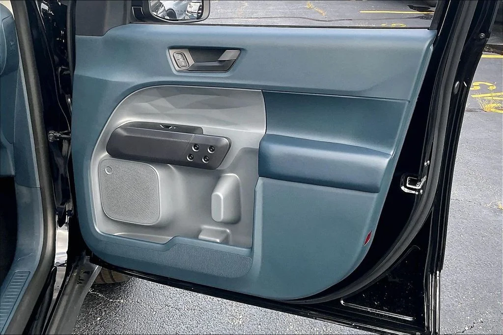 New 2026 Shadow Black Ford XLT image 23