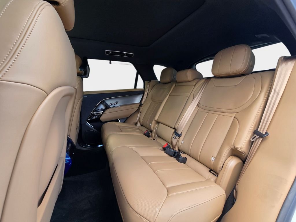 New 2026 Fuji White LAND ROVER SE image 14