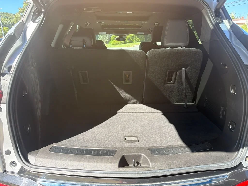 Certified Used 2022 Includes Pitch Dark Night lower exterior accent color.) Buick Essence image 23