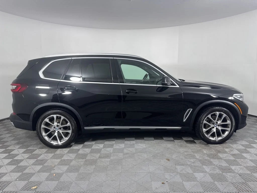 Certified Used 2023 Black BMW xDrive40i image 4