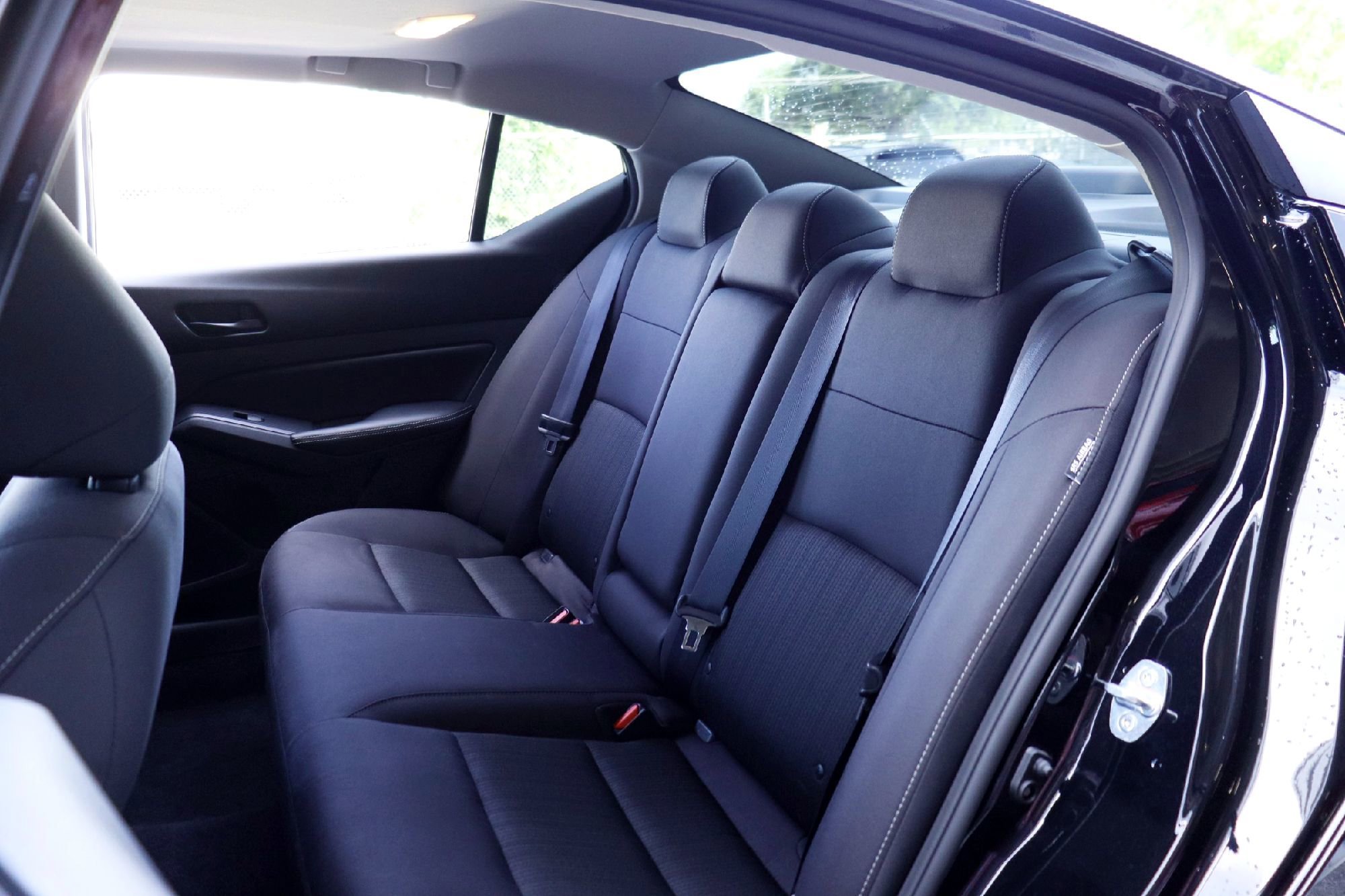 Used 2024 Super Black Nissan 2.5 SV image 28