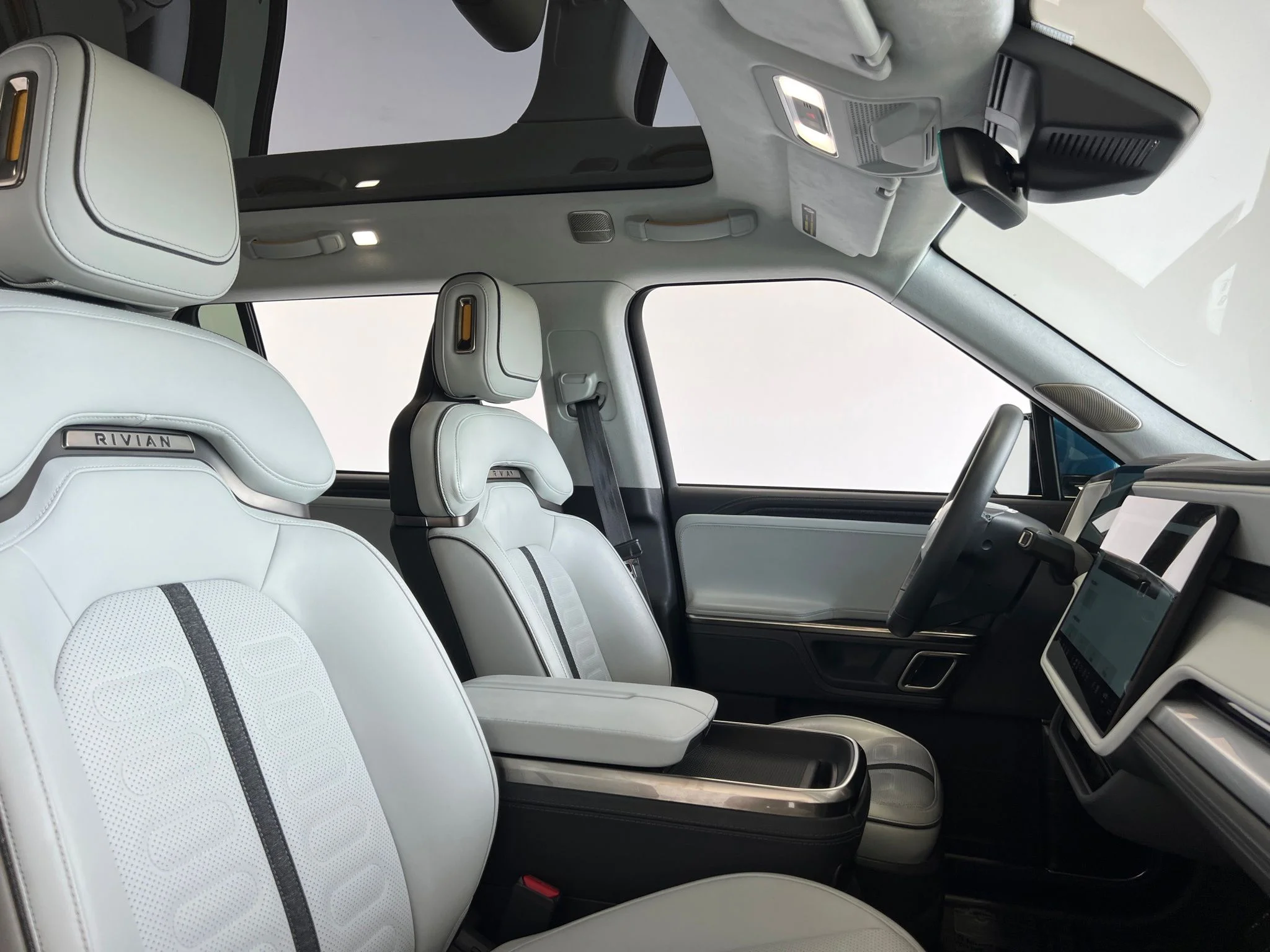 Used 2024 Blue Rivian Adventure image 14