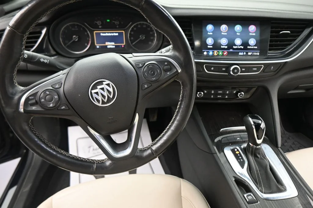 Used 2019 Black Buick Avenir image 39