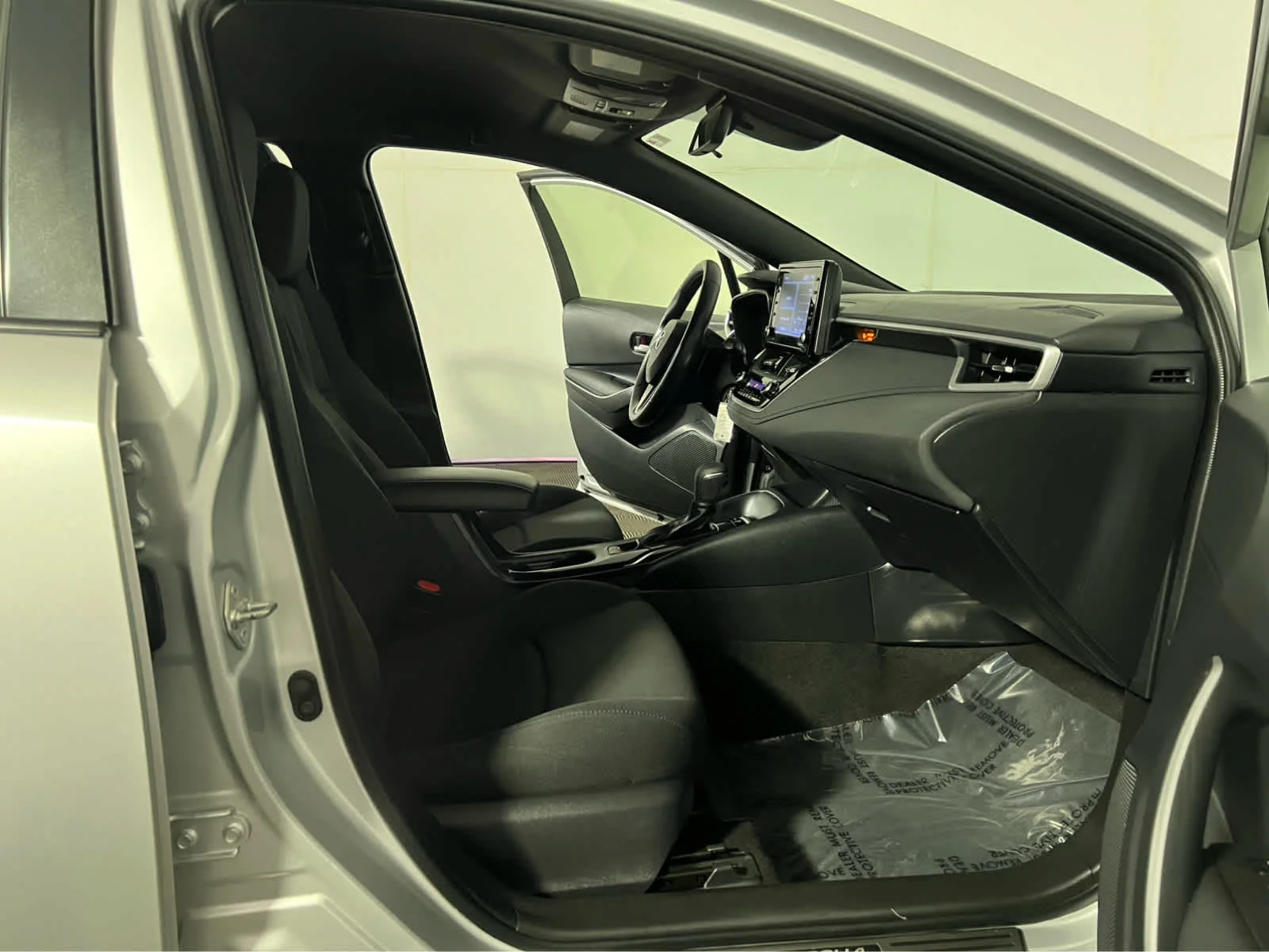 Used 2022 Classic Silver Metallic Toyota SE image 26