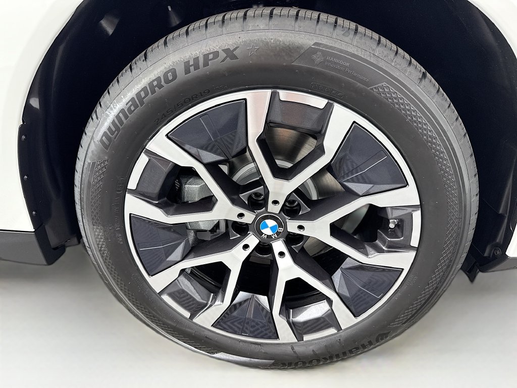 Certified Used 2026 Alpine White BMW 30 xDrive image 31