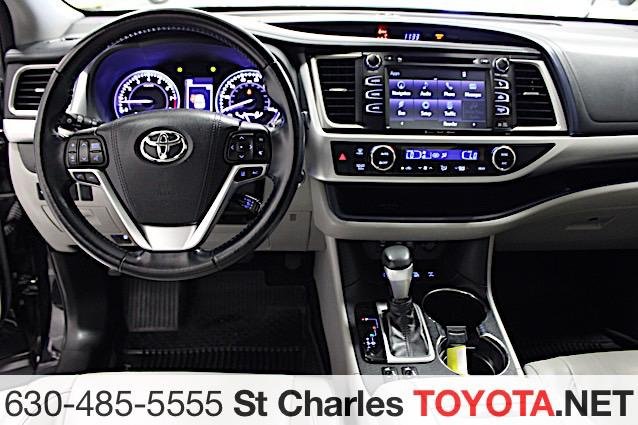 Certified Used 2018 MIDNIGHT BLACK METALLIC Toyota  image 12