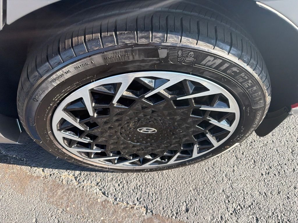 Used 2024 Gray Hyundai Limited image 11