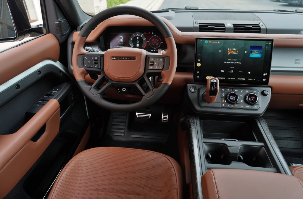 New 2026 Fuji White Land Rover OCTA image 18