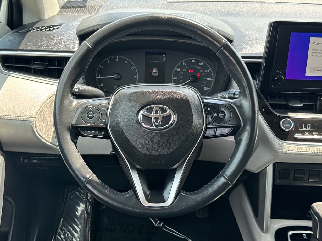 Used 2023 Off-white Toyota LE image 13