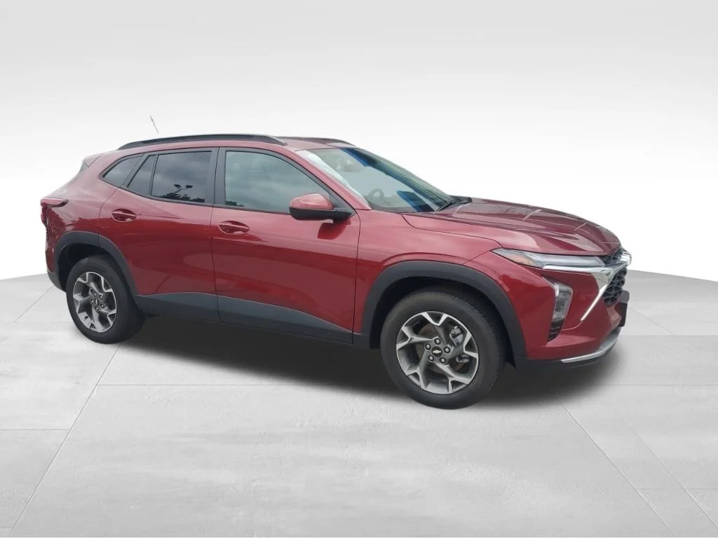 Used 2025 Red Chevrolet LT image 10