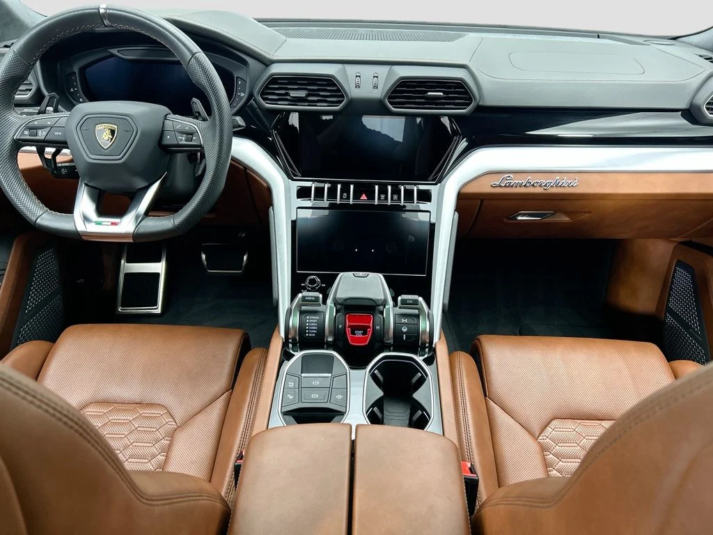 Used 2021  Lamborghini  image 13