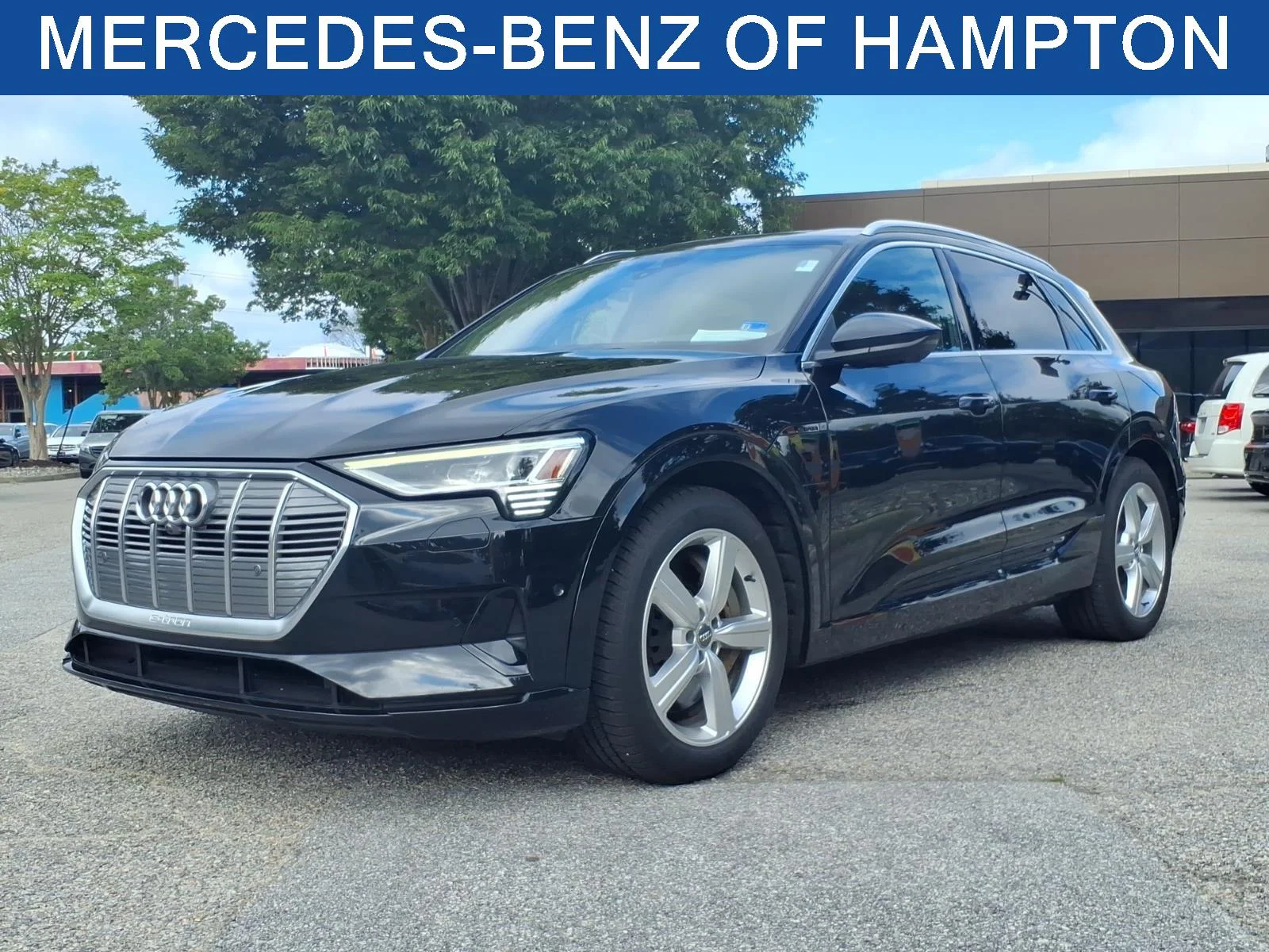2019 Audi e-tron Premium Plus