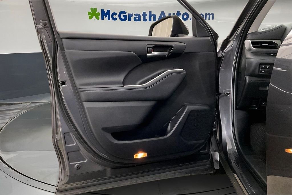 Used 2023 Gray Toyota XLE image 27
