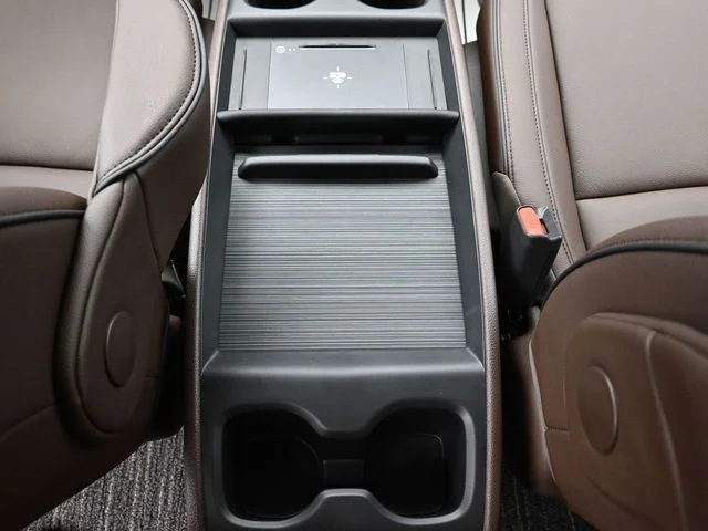 Used 2025 Platinum White Pearl Honda Touring image 22