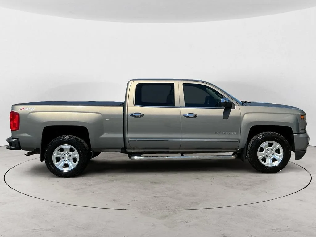 Used 2017 PEPPERDUST METALLIC Chevrolet LTZ image 4