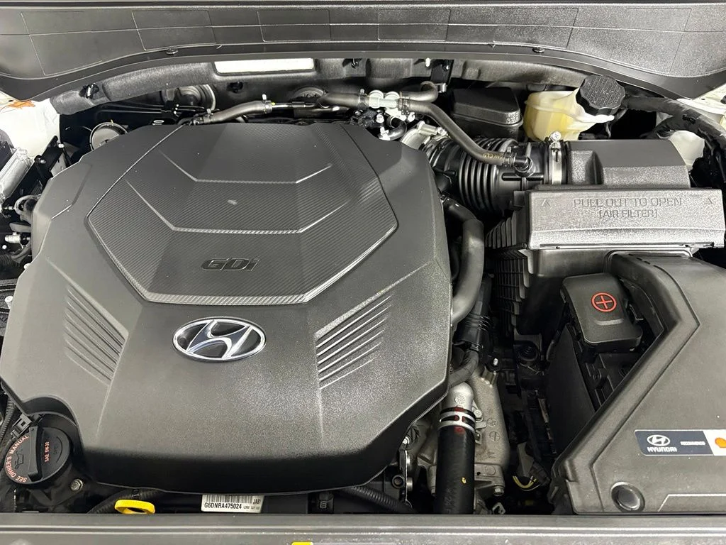 Used 2025 White Hyundai SEL image 40