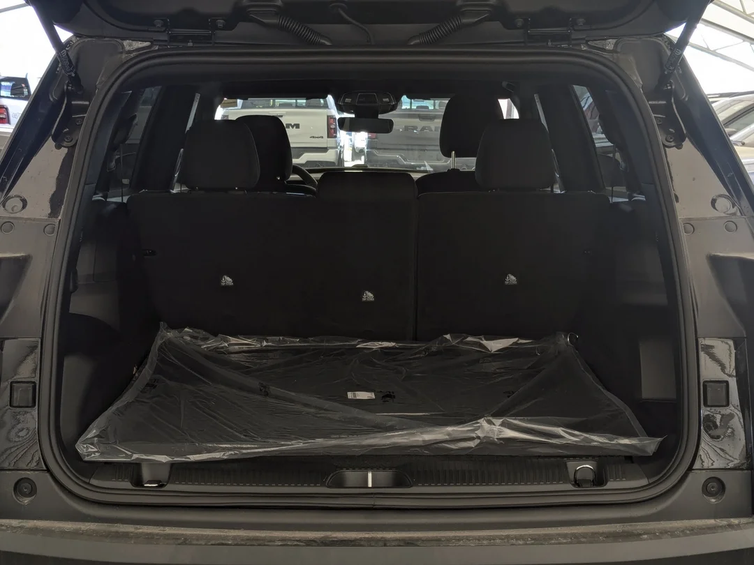 New 2026 Black Jeep Laredo - - 4x4 - 1.6L I-4 Turbo Hybrid - 12.3 Uconnect Display - Heated Seats/Steering & More! image 26