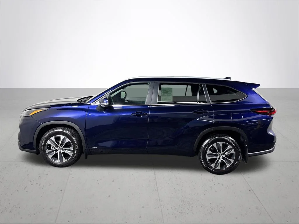 Used 2024 Blue Toyota XLE image 9