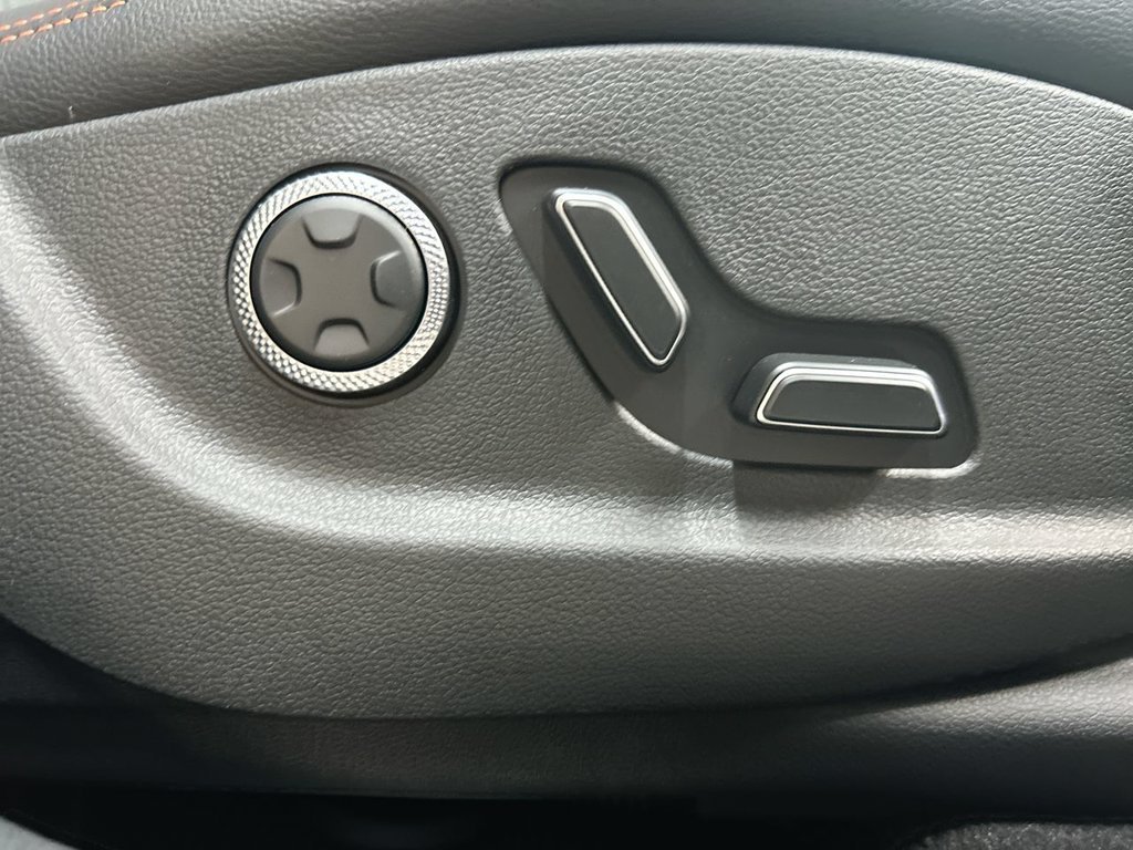 2026 GENESIS GV70 Sport Advanced - Photo 19