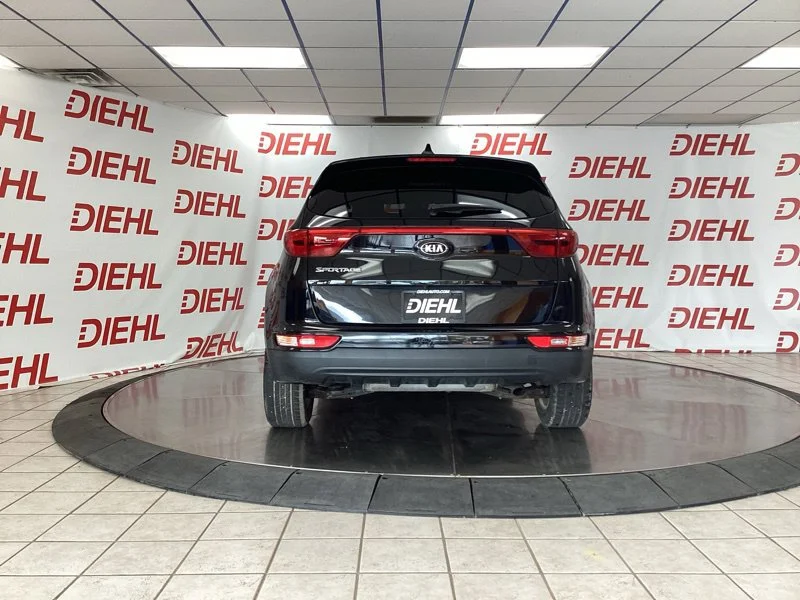 Used 2017 Red Kia LX image 6