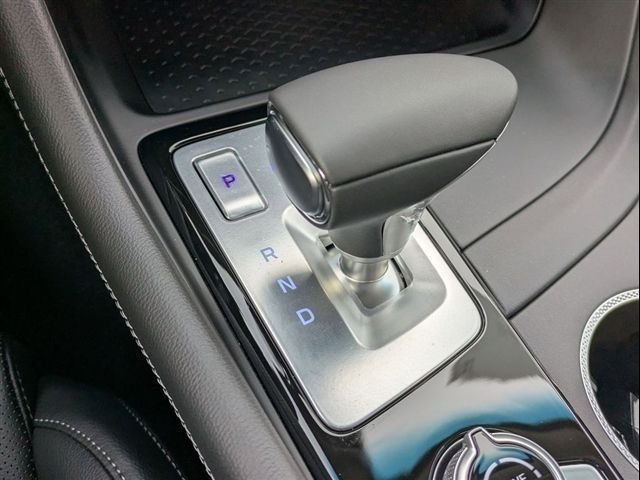 Used 2025 White Genesis 2.5T image 7