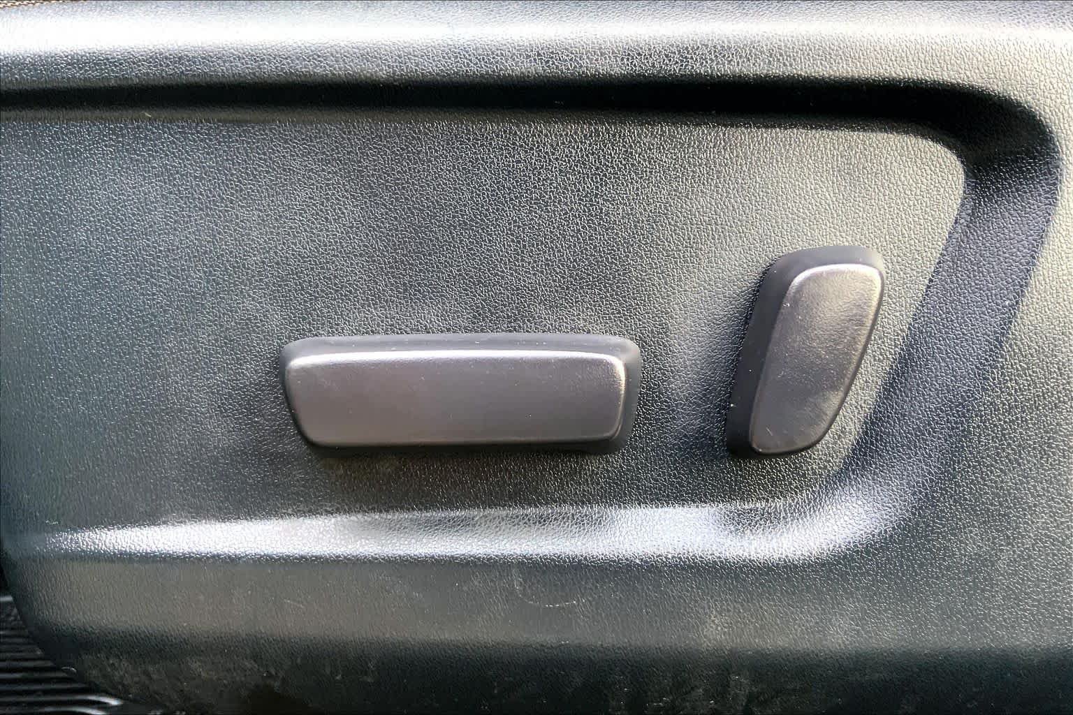 Used 2018 Magnetic Gray Metallic Toyota SR5 image 35