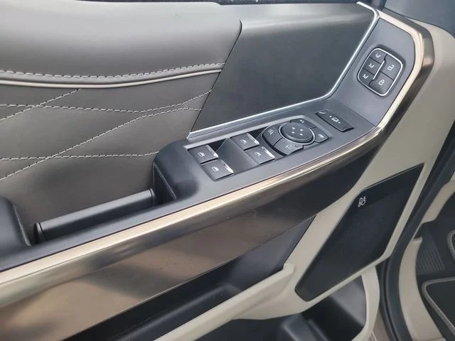 New 2026 Gray Ford Platinum image 18