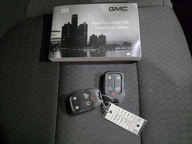 Used 2022 Blue GMC Elevation image 9