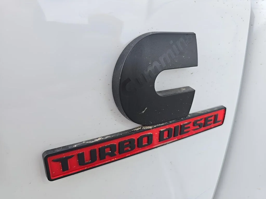 New 2026 Bright White Clear-Coat Exterior Paint RAM Laramie image 40