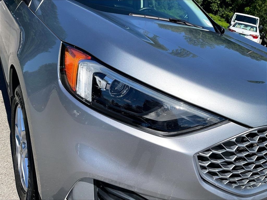 Used 2024 Silver Ford SEL image 31