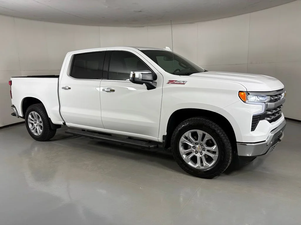Used 2026 White Chevrolet LTZ image 9