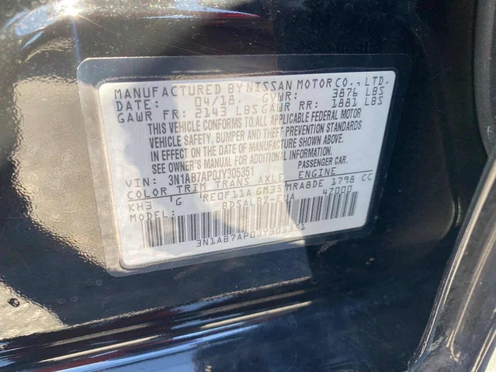 Used 2018 Black Nissan S image 19