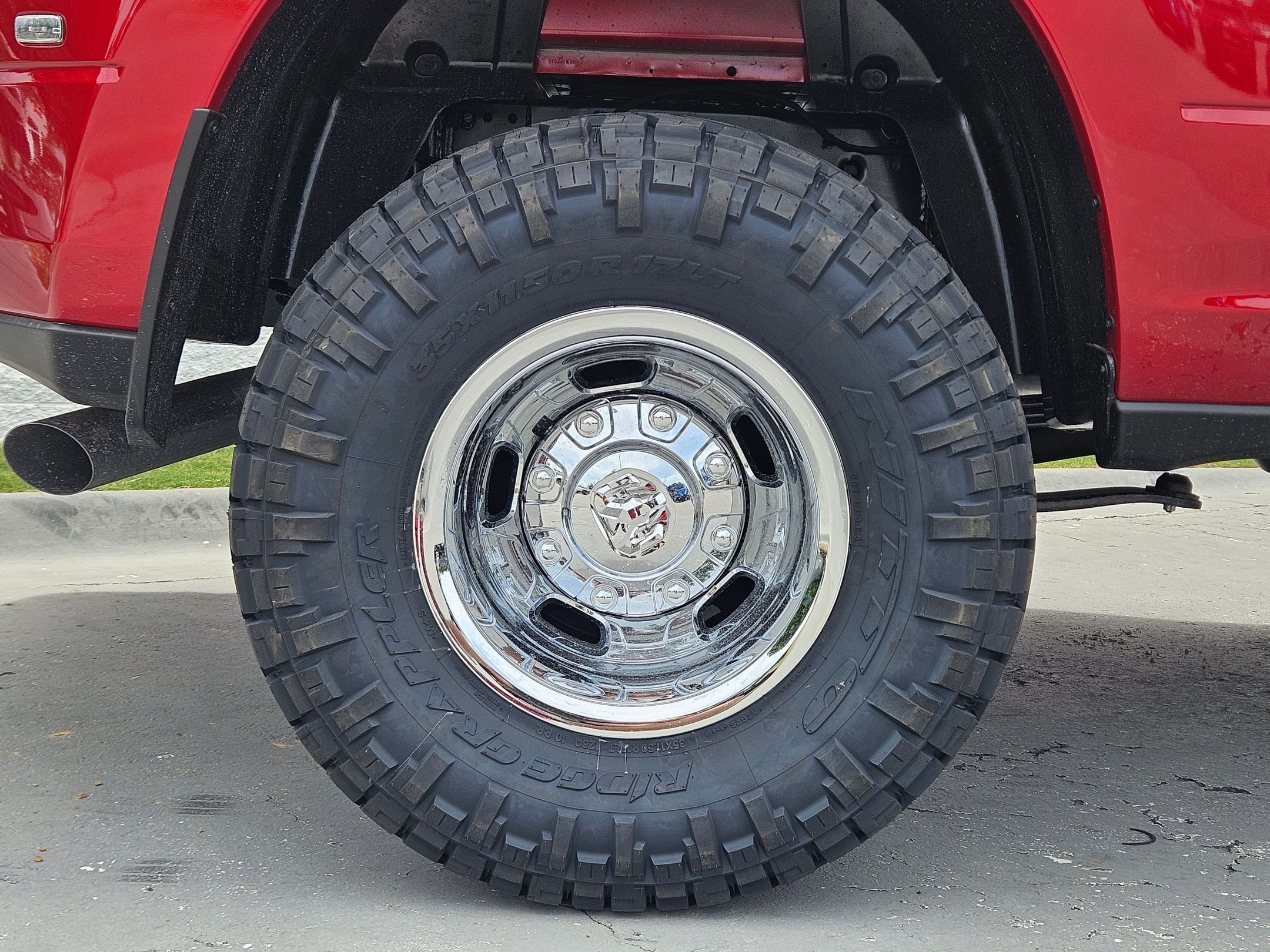 New 2026 Molten Red Pearl-Coat Exterior Paint RAM Tradesman image 22